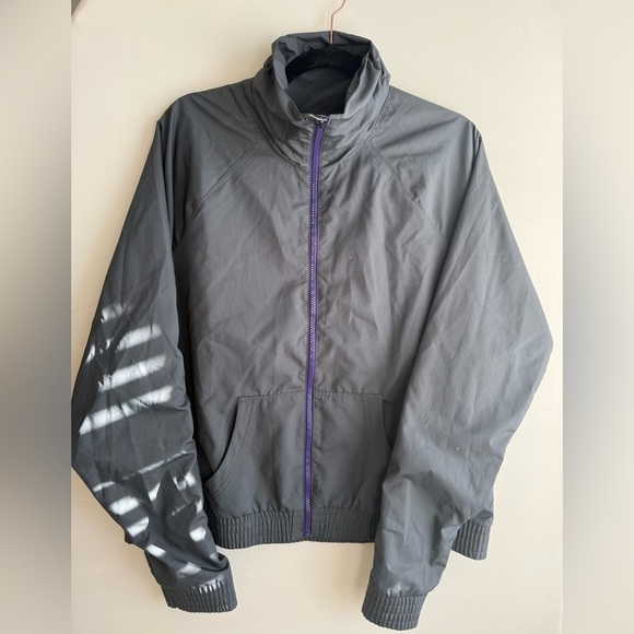 Under Armour Jackets & Blazers - Under Armour lightweight full zip windbreaker • Women’s XL
